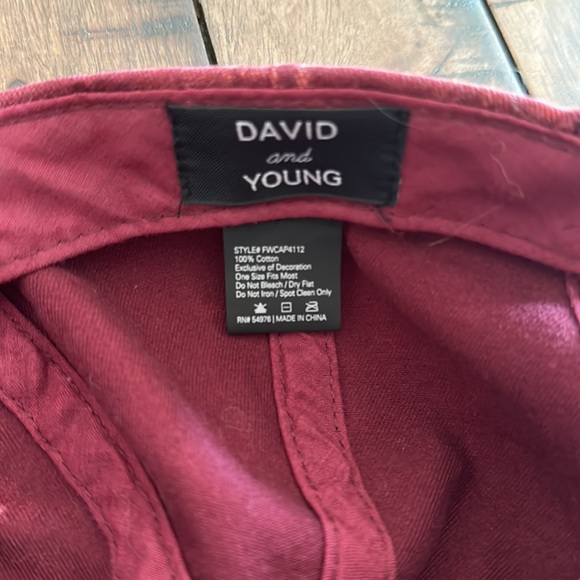 Maroon hat - Picture 2 of 3